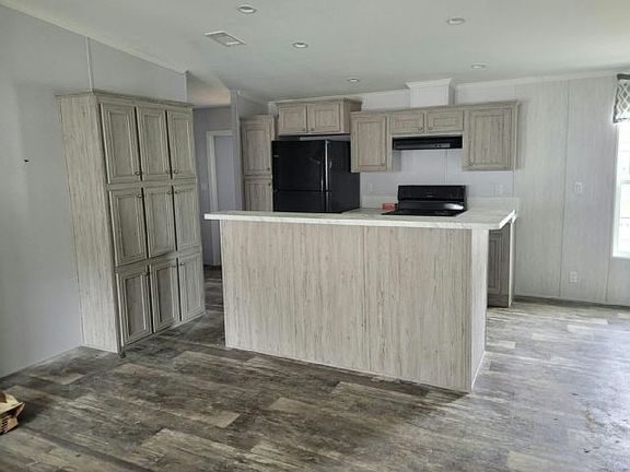 2nd image of 1400 Banana Rd #77