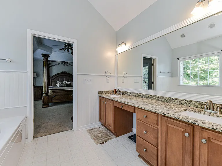 16829 Hampton Trace Rd — Photo 32