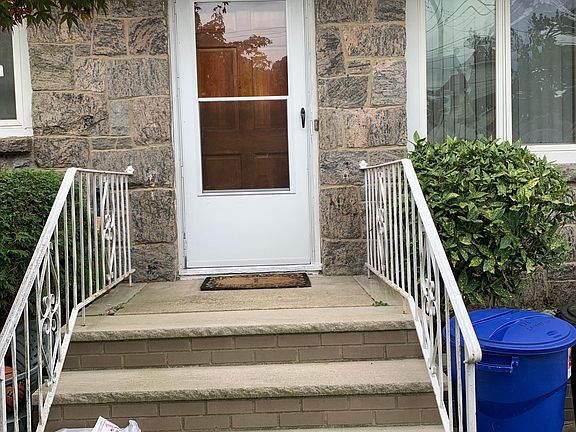 2nd image of 187 Lamport Blvd