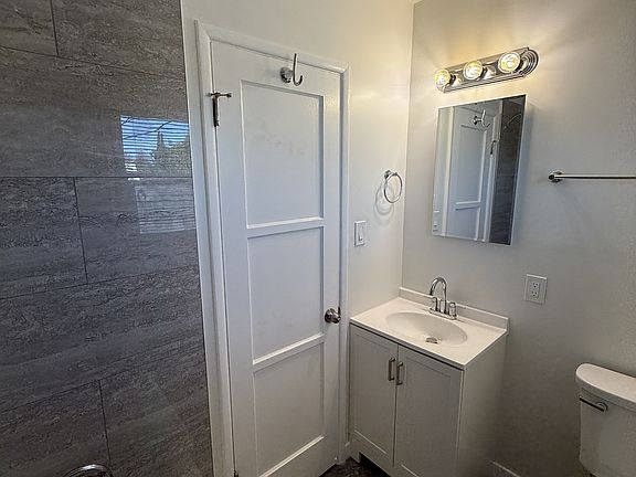 5th image of 151 N Beachwood Dr #11524080