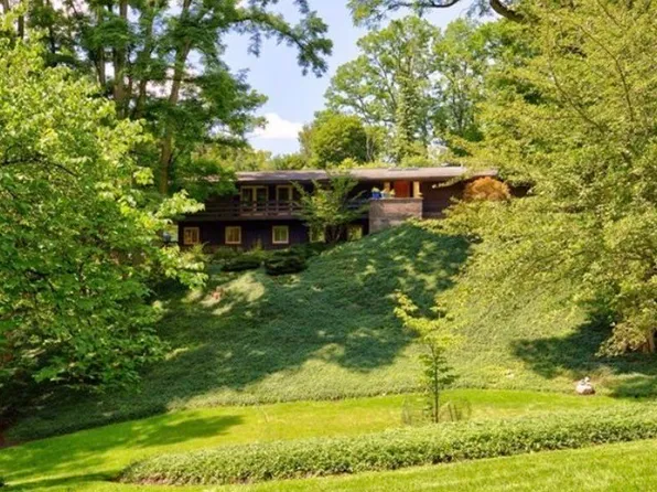 3 Hardwood Hill Rd, Pittsford, NY 14534
