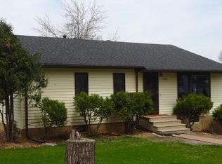 1902 Bellview Ln, Albert Lea, MN 56007