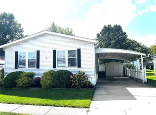 6 Piccolo Pl, Olmsted Falls, OH 44138