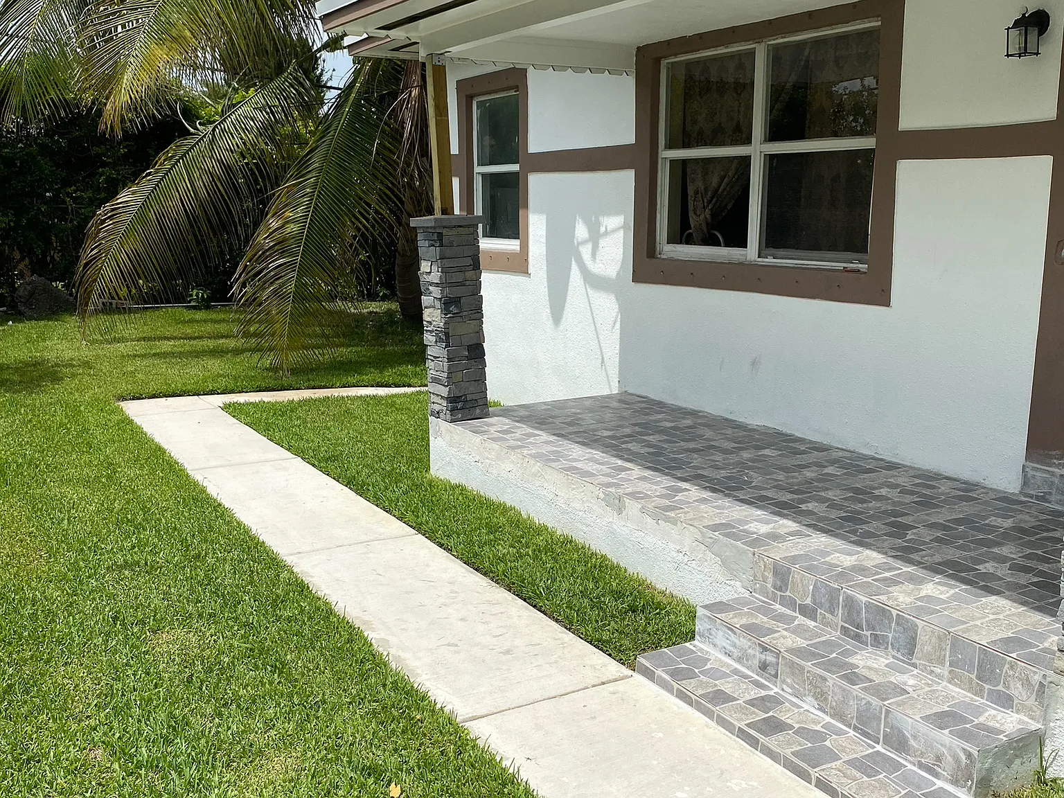 2 bed, 900 sqft, $2,200 — Photo 2