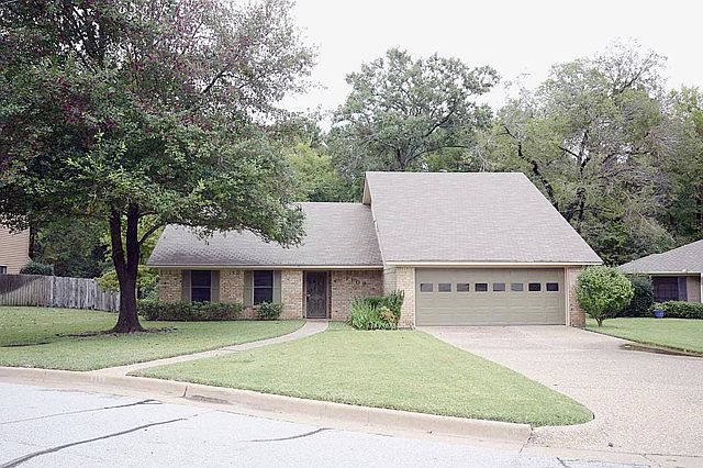 1st image of 1109 Larkspur Ln