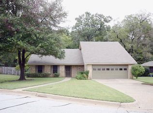 1109 Larkspur Ln, Tyler, TX 75703