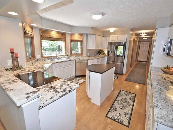 5th image of 266 Brentwood Dr