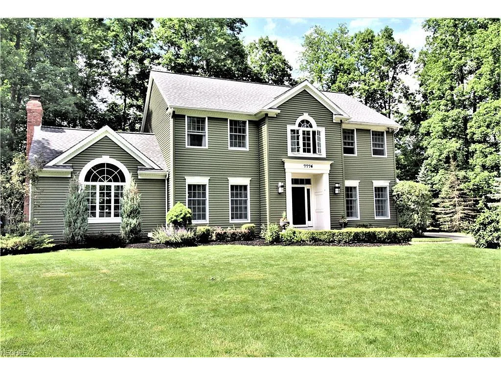 7776 Carriage House Ct photo 1
