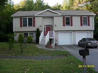 3 Dodd St, Coventry, RI 02816