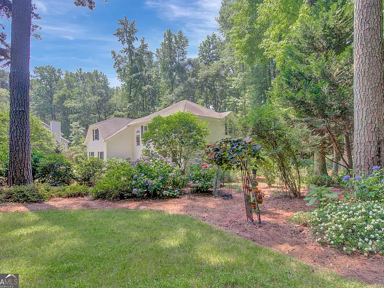 157 Rockspray Rdg — Photo 2