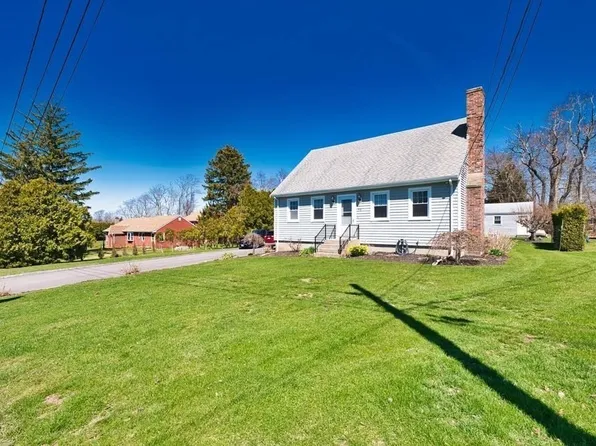 70 River Rd, Somerset, MA 02725
