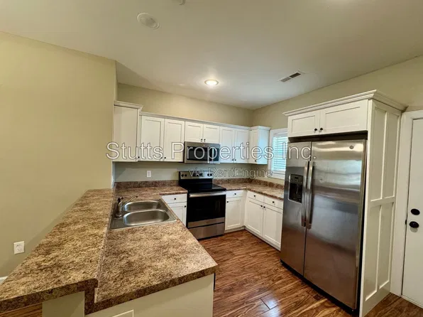 145 Bruin Dr Unit 205, Florence, AL 35630