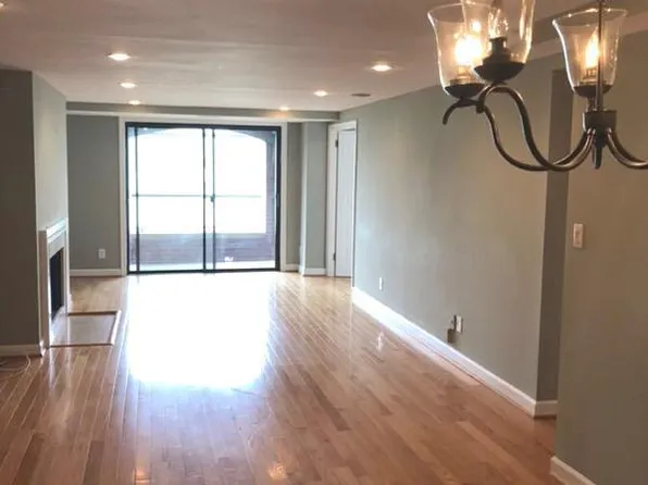 1080 Wisconsin Ave NW, Washington, DC