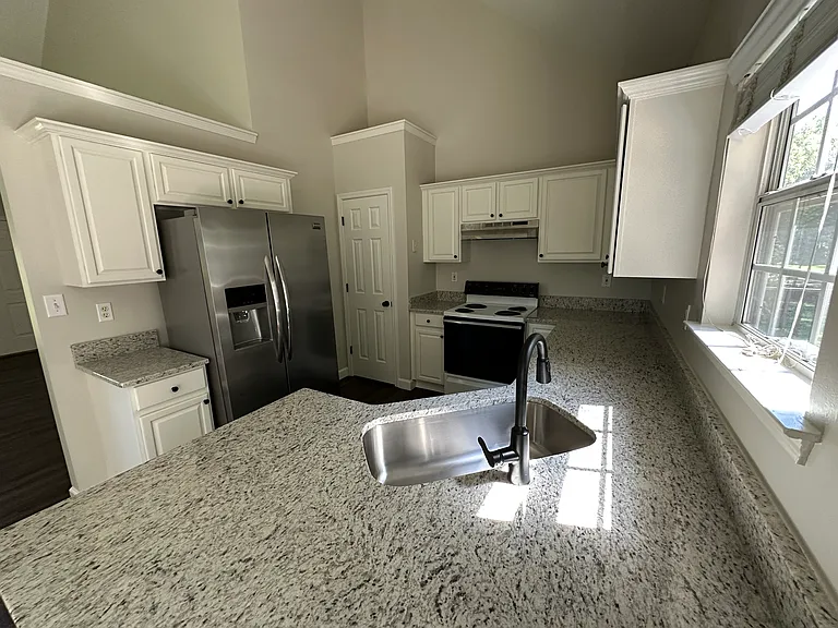 85 McIntosh Estates Dr — Photo 32