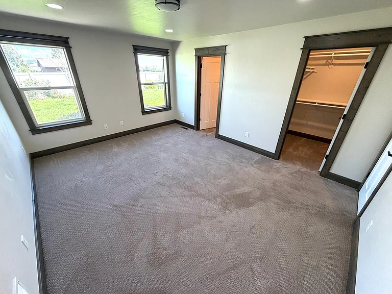 2865 Ashley Ave — Photo 6
