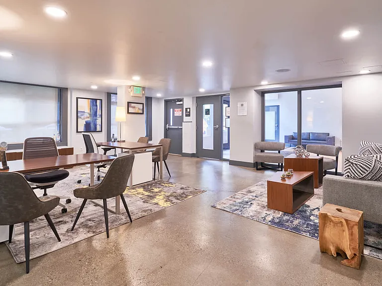 Leasing Center
