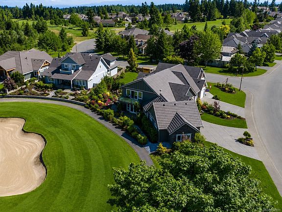 3rd image of 3172 Royal Vista Way
