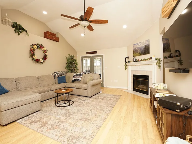 704 Becky Thatcher Ct — Photo 11