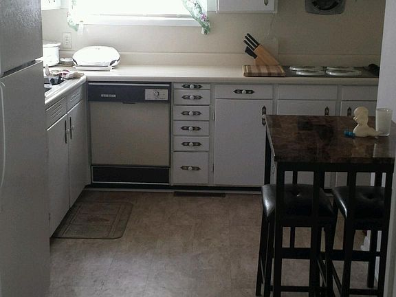 4th image of 707 Windsor Ln