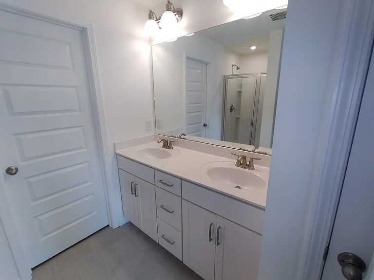 112 Brighton Ln W — Photo 13