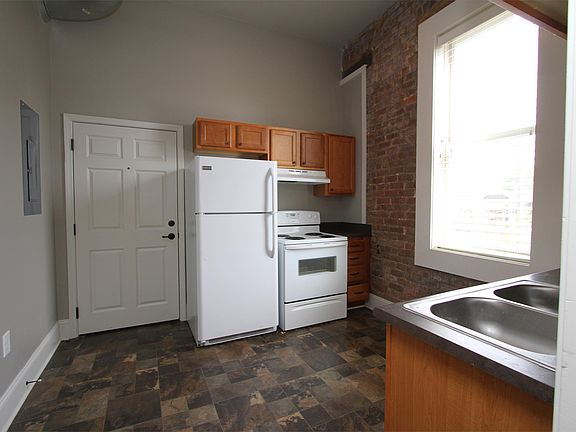 5th image of 249 Magnolia St APT 205