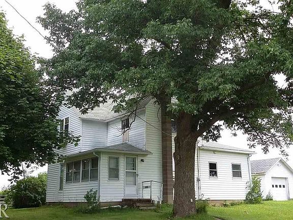 3rd image of 901 Courtland St N