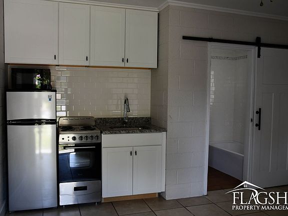 3rd image of 402 S Holly St APT B