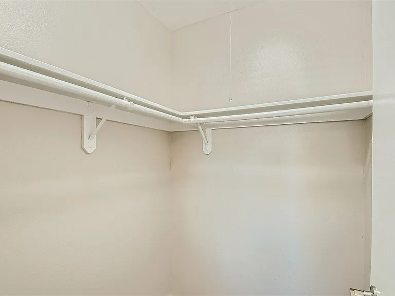1325 W Guadalupe Rd — Photo 8