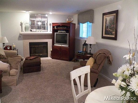 4th image of 3355 Edgemere Ave