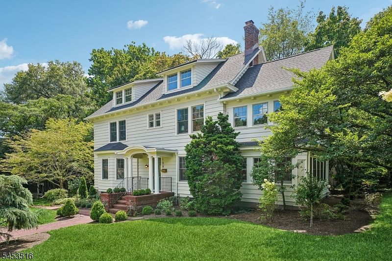 1st image of 150 Gordonhurst Ave