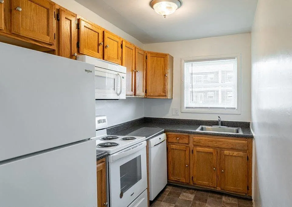 Edgewater Gardens Apartment Homes