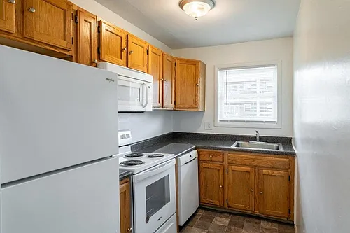 Edgewater Gardens Apartment Homes Photo 1