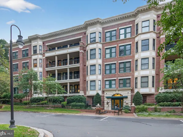 10400 Strathmore Park Ct APT 403, North Bethesda, MD 20852