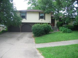 317 Fairview Dr, Glenwood, IA 51534