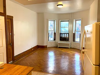 25 E. 10th Street