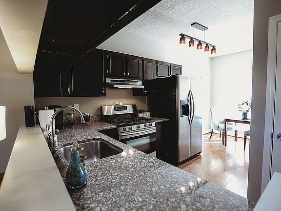 4th image of 7214 Parsons Ct
