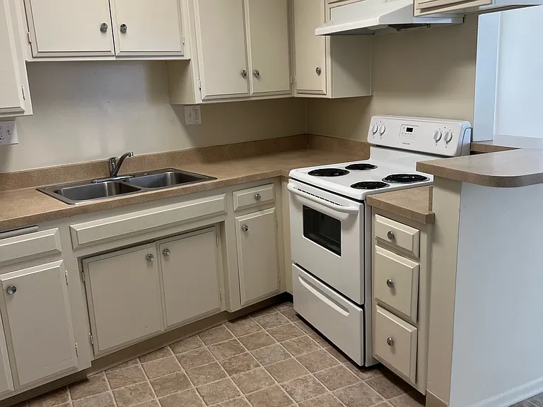 777 N Bellflower Blvd — Photo 11