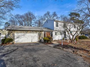 7 Sunset Dr, Howell, NJ 07731