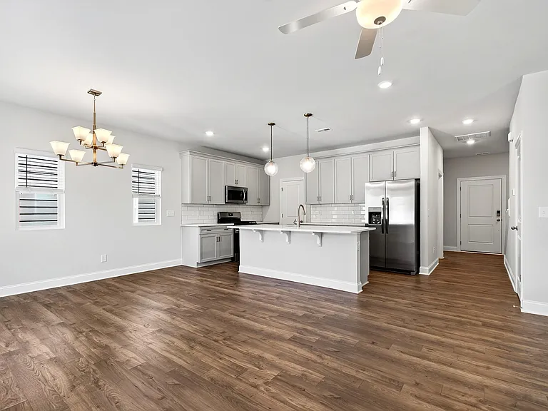 801 Portland Rose Dr — Photo 8