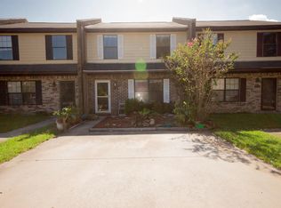 5755 Dewsbury Ln, North Charleston, SC 29418