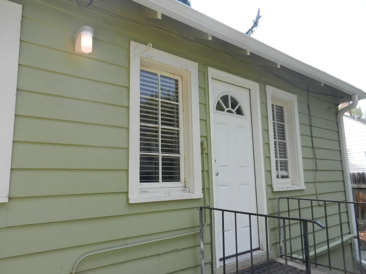 Building Photo - 632 S Loomis Ave #B