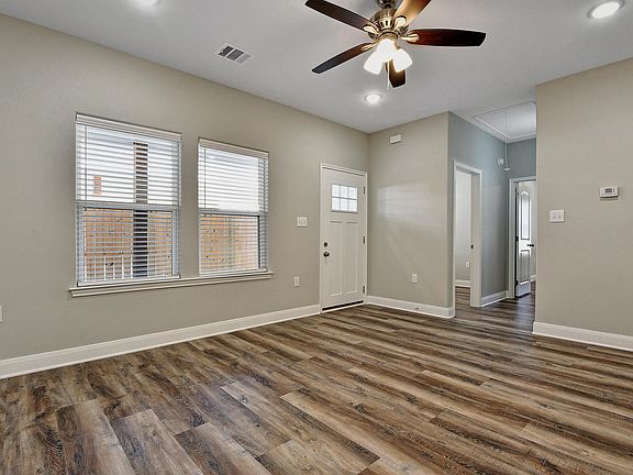 3rd image of 1040 Dubois St