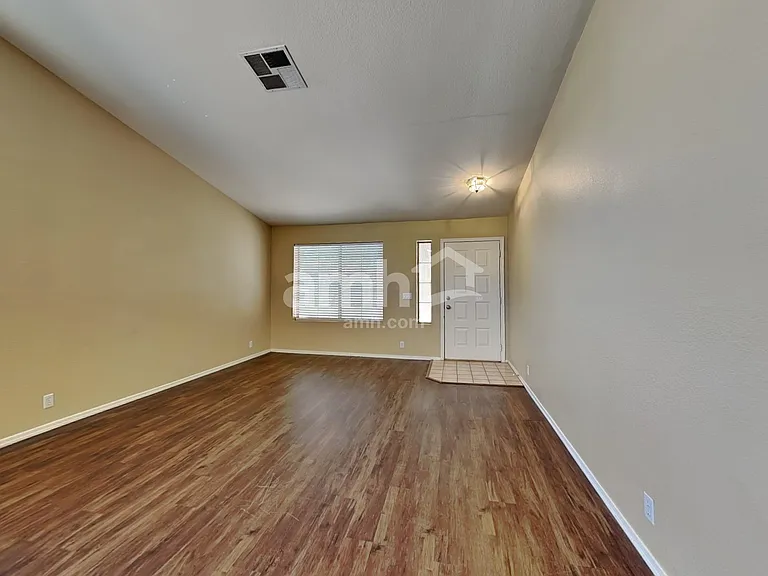 2312 E Lockwood St — Photo 8