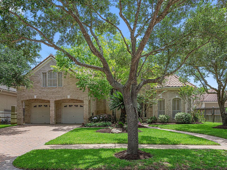 1st image of 19003 Windsor Lakes Dr