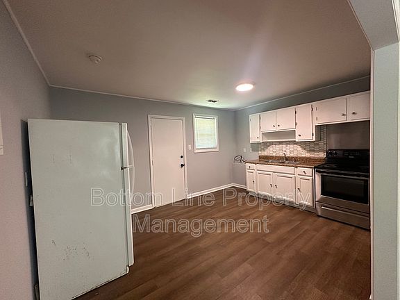 4th image of 1261 Thelbert Dr