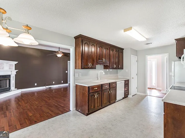 105 Millstone Way — Photo 13