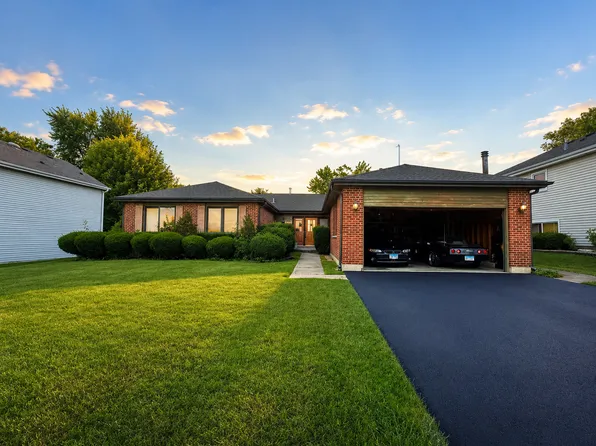 1603 Bayview Dr, Lake Zurich, IL 60047