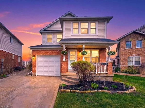 65 Bloomington Dr, Cambridge, ON N1P 1J5