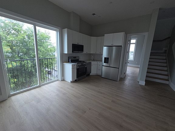 2nd image of 7 Thornley St Floor 3
