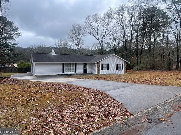 2nd image of 1233 Woodland Ct SE